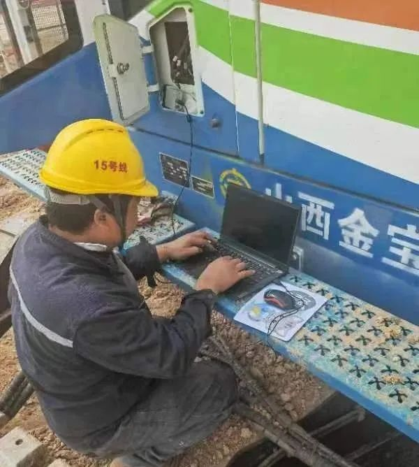 “五一他們依然在崗，服務(wù)很周到，我們很安心。”