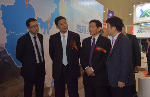 勁爆！宇通純電動(dòng)礦用車亮相第二十屆水泥展會(huì)