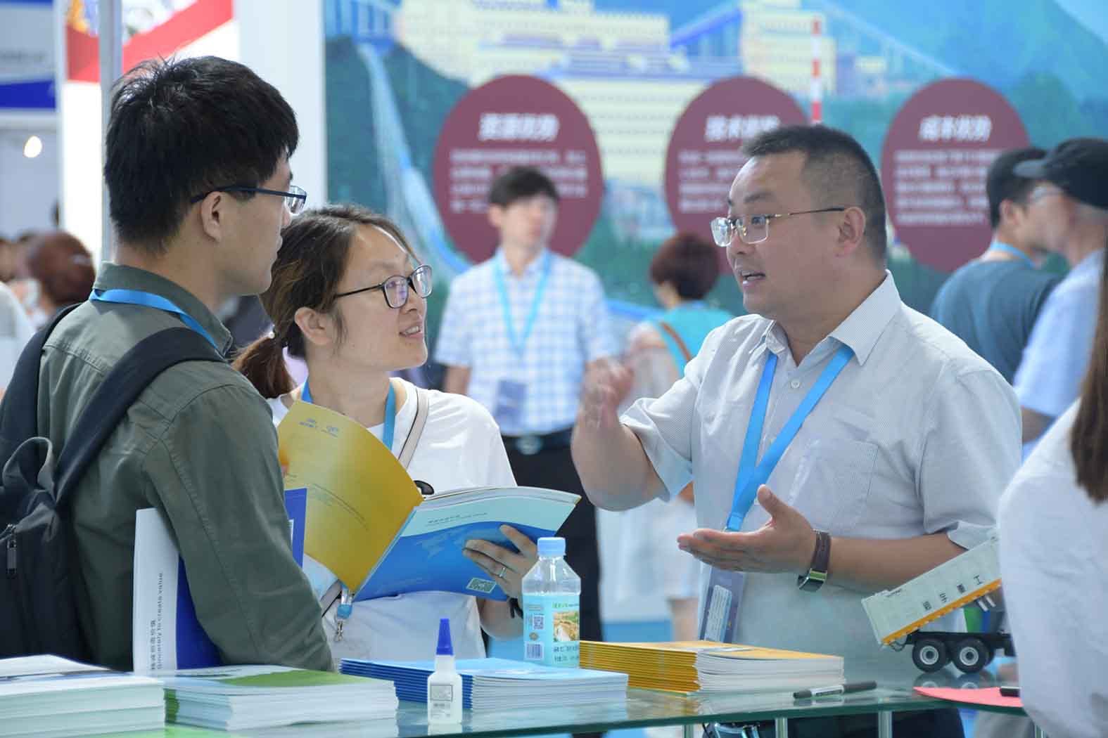 引領(lǐng)未來(lái)▲宇通純電動(dòng)礦用車(chē)閃耀2019CIME展會(huì) 引領(lǐng)未來(lái)▲宇通純電動(dòng)礦用車(chē)閃耀2019CIME展會(huì)